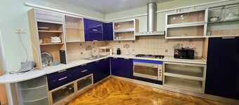 Spacious 4-bedroom apartment, Gateway to the City Centre