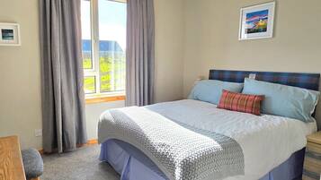 Cottage | 3 bedrooms, individually decorated, individually furnished, free WiFi