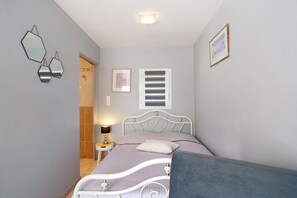 1 bedroom, WiFi, bed sheets - Studio with Shared Pool, Wi-Fi, and Air Conditioning (Montayral)