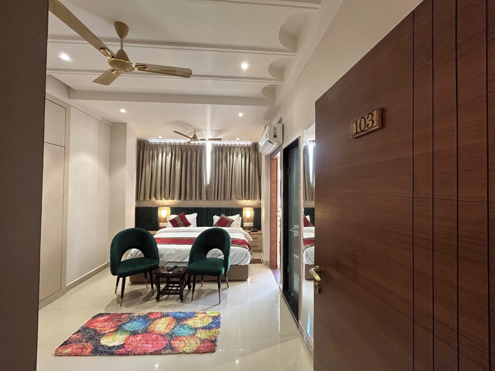 Super Deluxe Room With Balcony 103