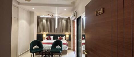 Super Deluxe Room With Balcony 103 | Wifi gratis