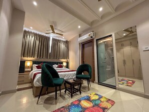 Super Deluxe Room With Balcony 103 | Wifi gratis 