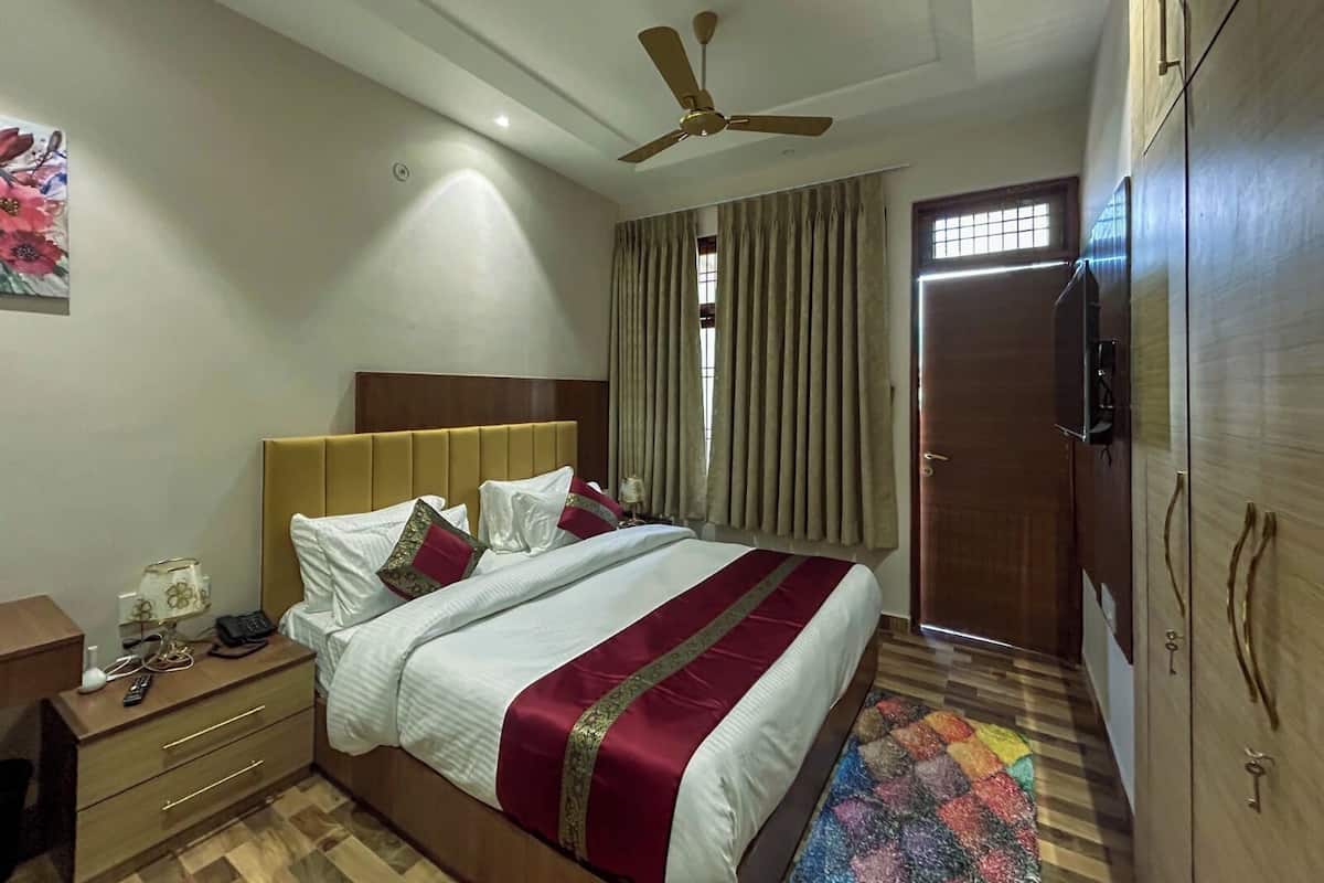 Deluxe Room with balcony - 102 | Free WiFi