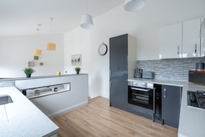 Microwave, oven