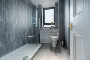 Shower, towels, toilet paper - Fife coastal corner (Buckhaven)