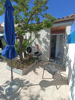 Terrace/patio - Charming beach house with private shaded terrace (Leucate)