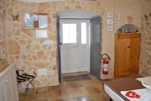 Interni
