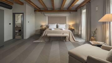 Luxury Double Room, Balcony, Sea View | Desk, laptop workspace, iron/ironing board, free WiFi