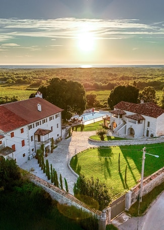 Vineyard view. San Tomasini Heritage Hotel