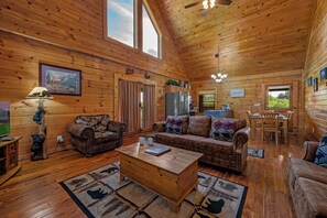 Älytelevisio, takka, kirjoja