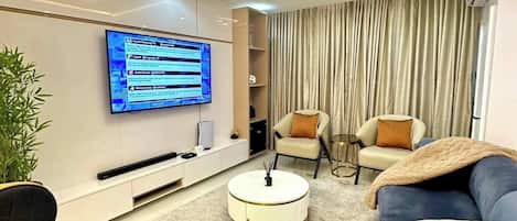 Economy Apartment, Balcony, City View | Living area