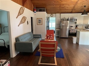 Cottage, 3 Bedrooms | Living area