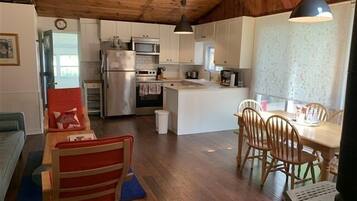 Cottage, 3 Bedrooms | Private kitchen