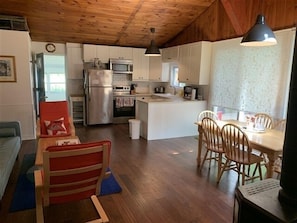 Cottage, 3 Bedrooms | Private kitchen