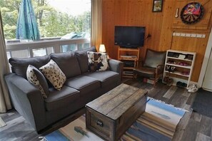 Cottage, 2 chambres | Coin séjour