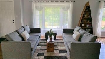 Cottage, 3 chambres | Coin séjour