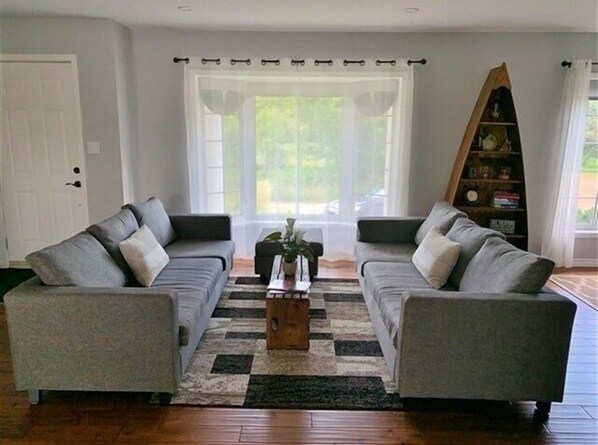 Cottage, 3 Bedrooms | Living area