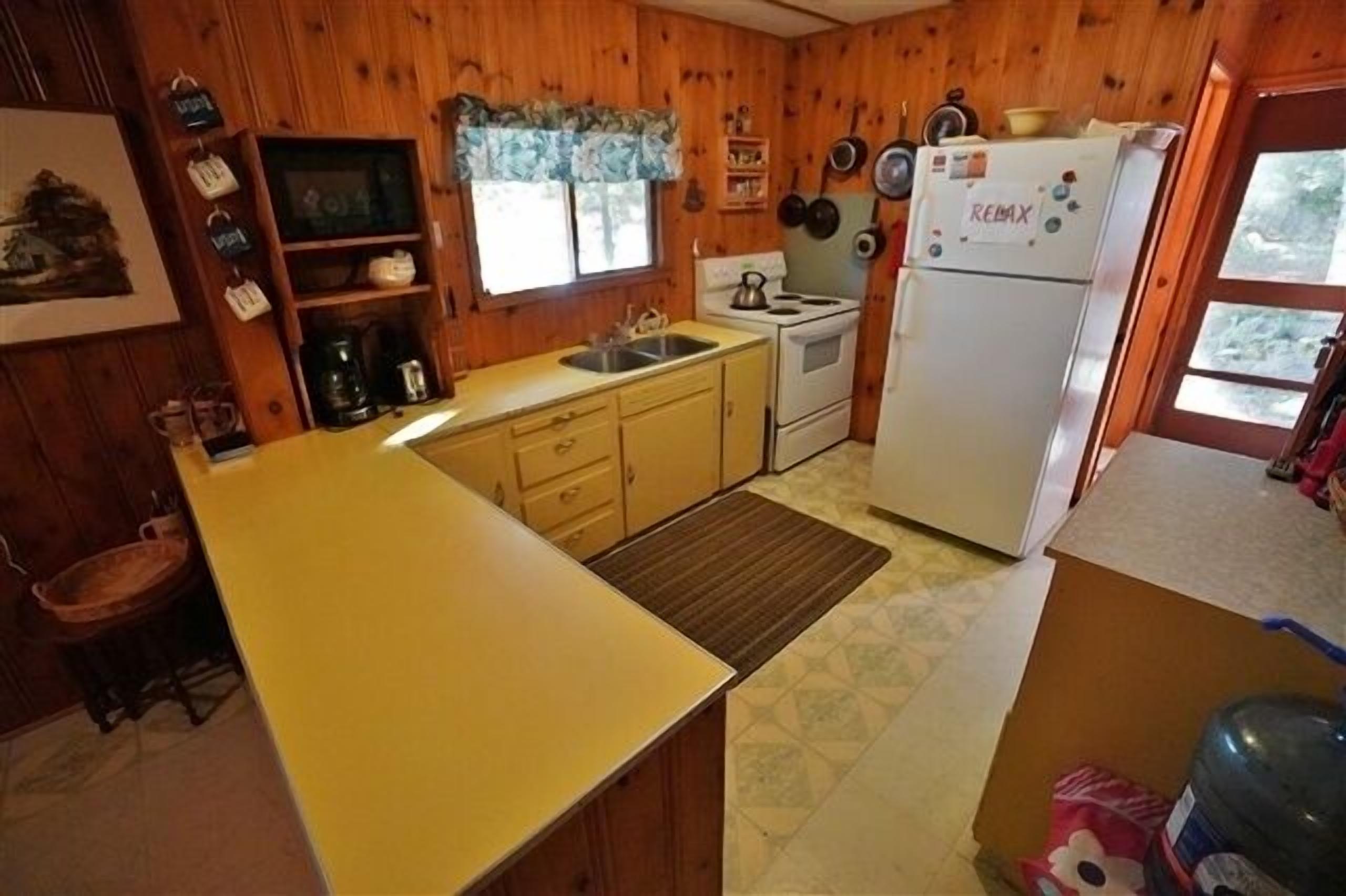 Cottage, 3 Bedrooms | Private kitchen | Fridge, coffee/tea maker, toaster