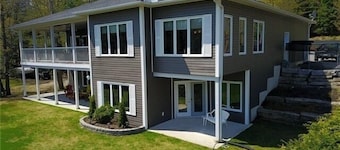 487 Bay Lake 4 Bedroom Cottage