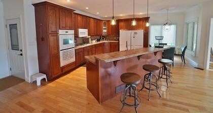 487 Bay Lake 4 Bedroom Cottage