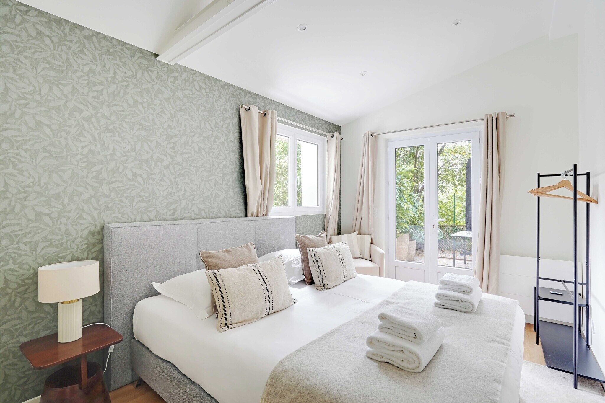 2 bedrooms, desk, iron/ironing board, free WiFi