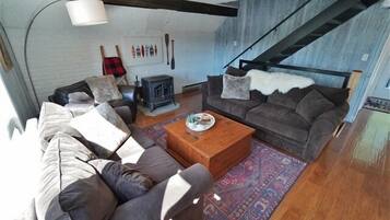 Cottage, 3 Bedrooms | Living area