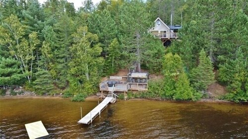 490 Lake St Peter $2100/sum Wk 3 Bedroom Cottage