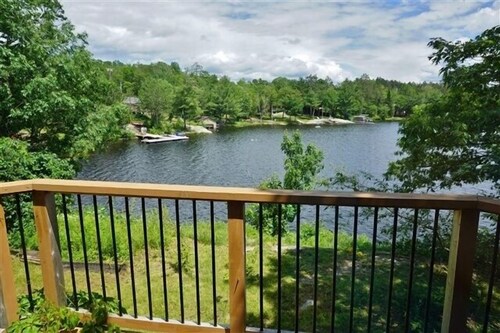 432 Weslemkoon Lake 4 Bedroom Cottage