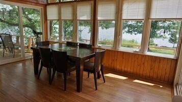 Cottage, 4 Bedrooms | Dining