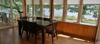432 Weslemkoon Lake 4 Bedroom Cottage