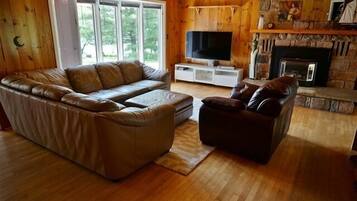 Cottage, 4 Bedrooms | Living area