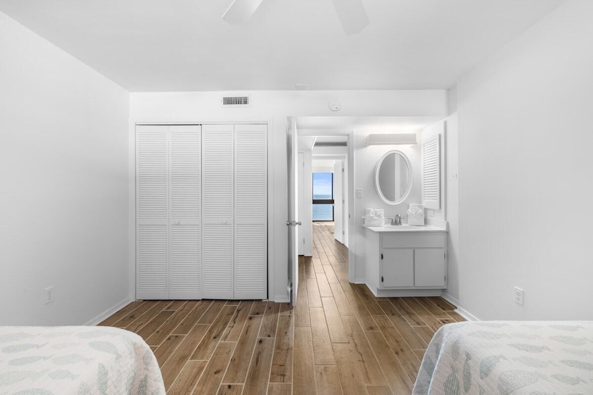 3 quartos, acesso à internet, roupa de cama