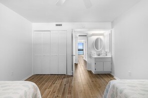 3 bedrooms, internet, bed sheets