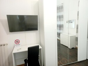 Habitación doble clásica | Escritorio y wifi gratis
