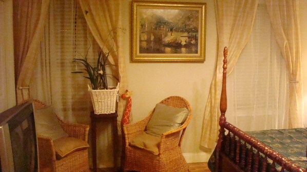 Interior - 4-bedroom condo in lovely San Jose with AC (San Jose)