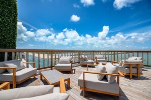 Property grounds - Beautiful Villa with Private Beach, Swimming Pool, and Free Airport Shuttle! (San Pedro)