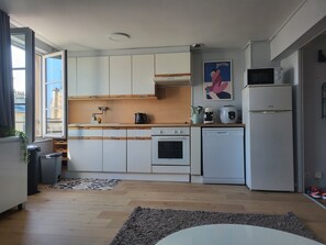 Micro-ondes, four, plaque de cuisson, lave-vaisselle