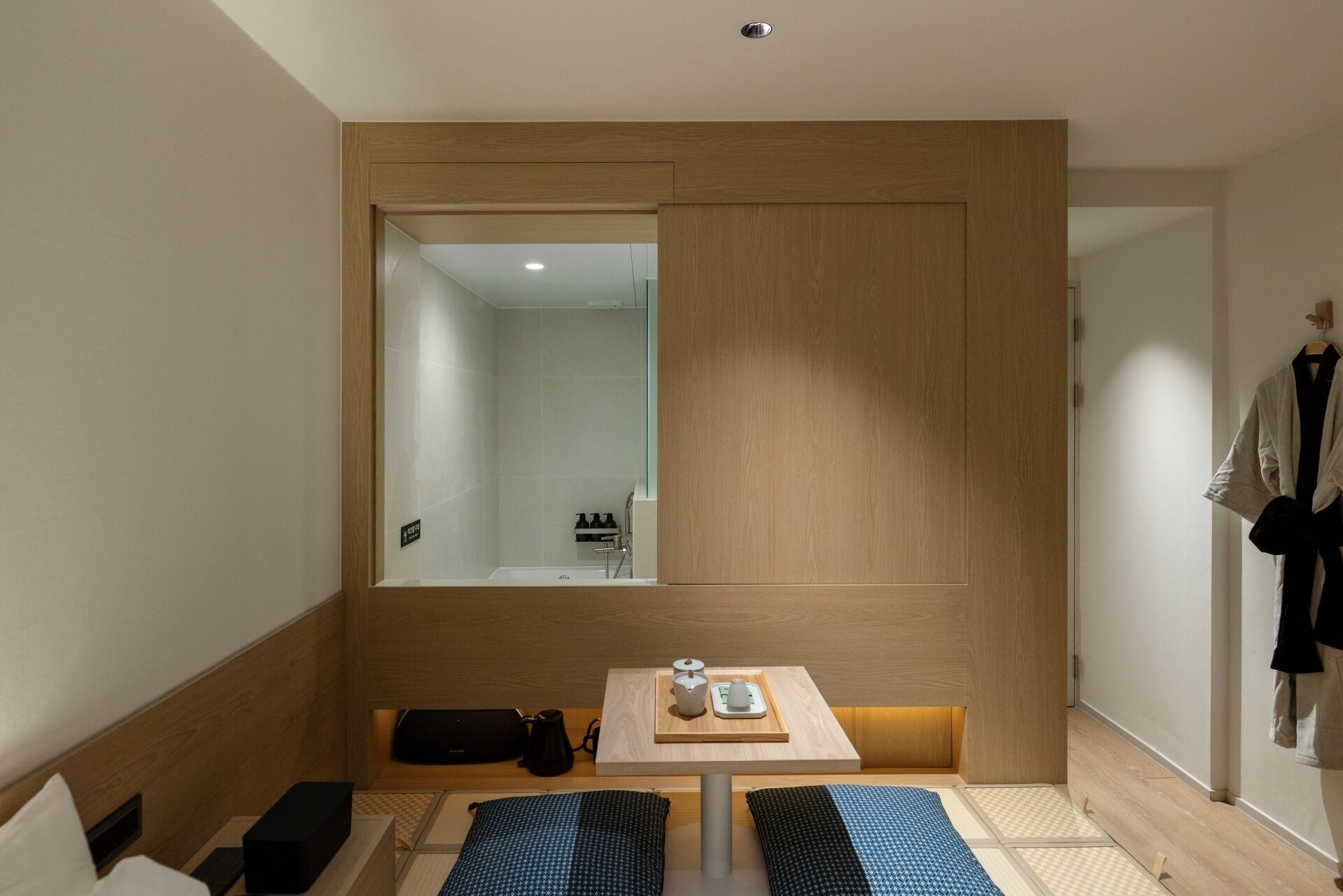 Deluxe Double Room | Free minibar, laptop workspace, free WiFi, bed sheets