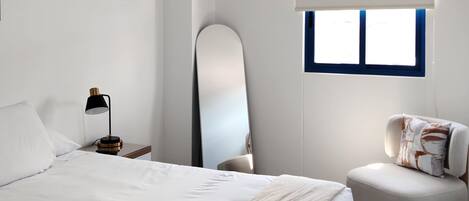 2 Schlafzimmer, Schreibtisch, Bügeleisen/Bügelbrett, WLAN