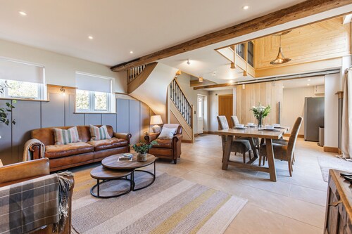 Luxury Barn Retreat - Sleeps 2-4, Quiet Location in Norfolk