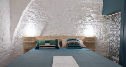 Comfortable room with private bathroom and sitting area