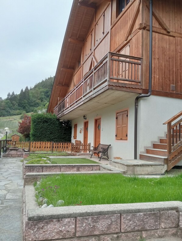 تفاصيل الفندق من الخارج