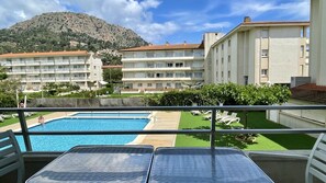 Apartment | Exterior - Apartment in Ostend With Terrace, Pool (Torroella de Montgrí)