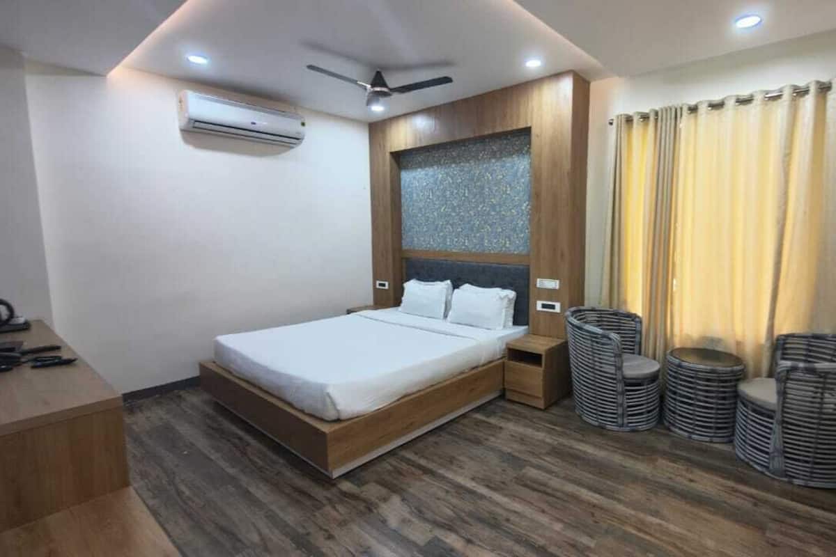 Studio, Air conditioning, Garden View | Individually furnished, desk, laptop workspace, free WiFi