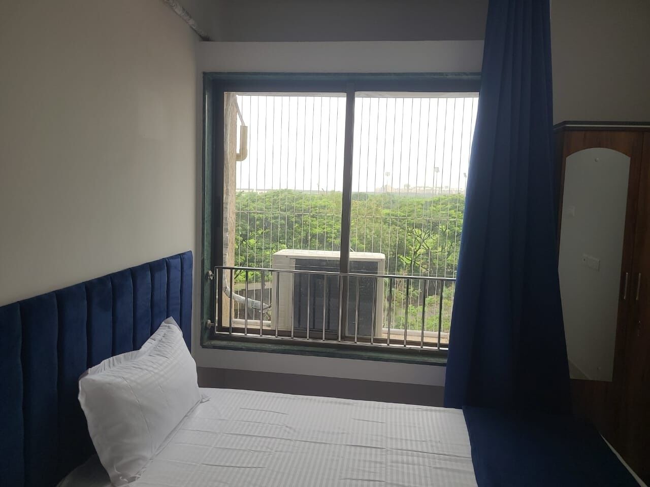 1 habitación, tabla de planchar con plancha, wifi gratis y ropa de cama 