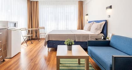 Stylish 3rd-Floor Studio - Fully Equipped - Fast WiFi & AC