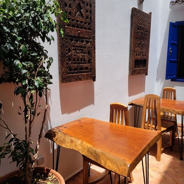 Outdoor dining