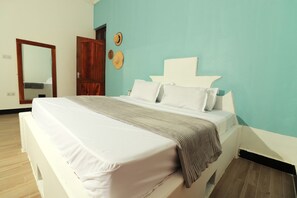 3 bedrooms, WiFi - 3BR Home in Paje with Pool – Walk to Beach, Dining, & Kite Spots (Paje)