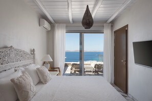 6 bedrooms, iron/ironing board, travel crib, free WiFi