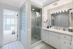 Shower, hair dryer, towels - Oceanfront Gem w/ Balcony, Pool, Hot Tub & Carbon Beach Access | Bluewater Haven (Malibu)